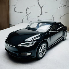 Tesla Model S 1:24 diecast scale model car collectible