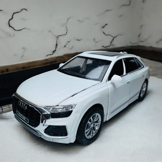 Audi Q8 1:24 diecast scale model car collectible