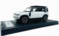 Land Rover Defender 110 1:24 licensed diecast Scale Model car