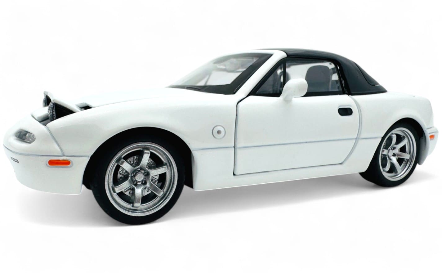1990 Mazda MX-5 roadster 1:24 Scale Model collectible