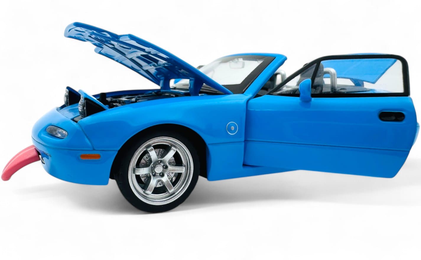 1990 Mazda MX-5 roadster 1:24 Scale Model collectible