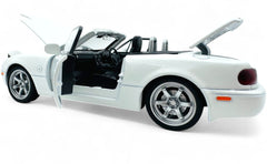 1990 Mazda MX-5 roadster 1:24 Scale Model collectible