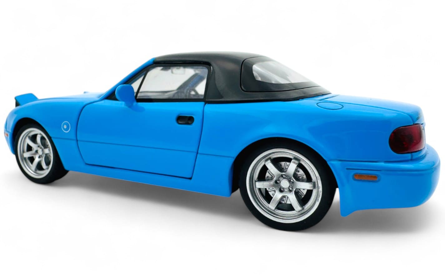 1990 Mazda MX-5 roadster 1:24 Scale Model collectible