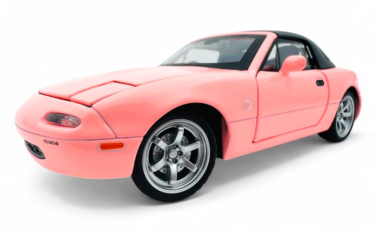 1990 Mazda MX-5 roadster 1:24 Scale Model collectible