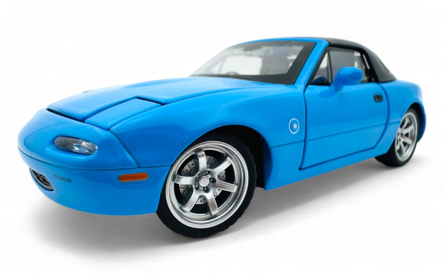 1990 Mazda MX-5 roadster 1:24 Scale Model collectible