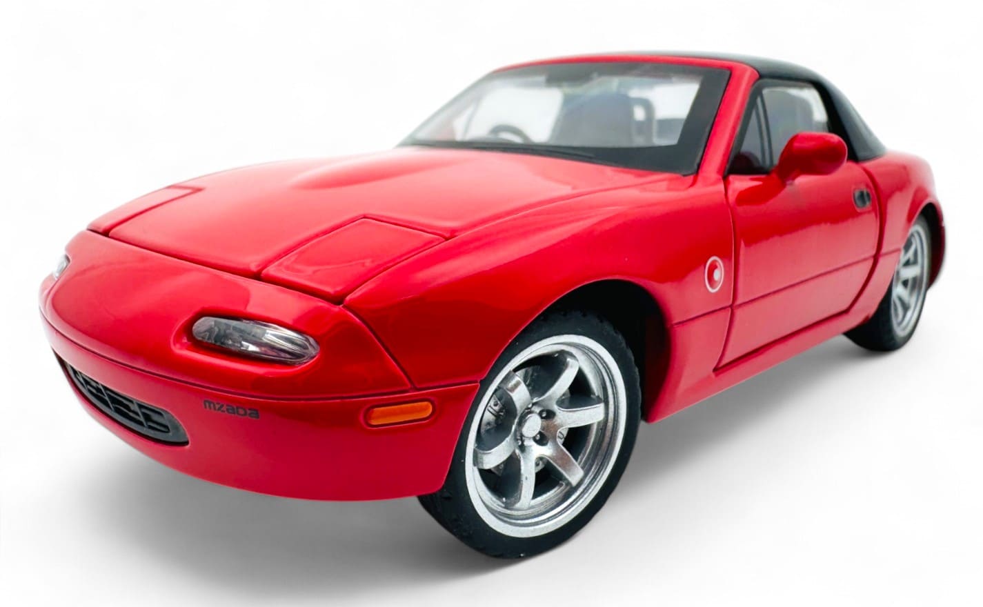 1990 Mazda MX-5 roadster 1:24 Scale Model collectible