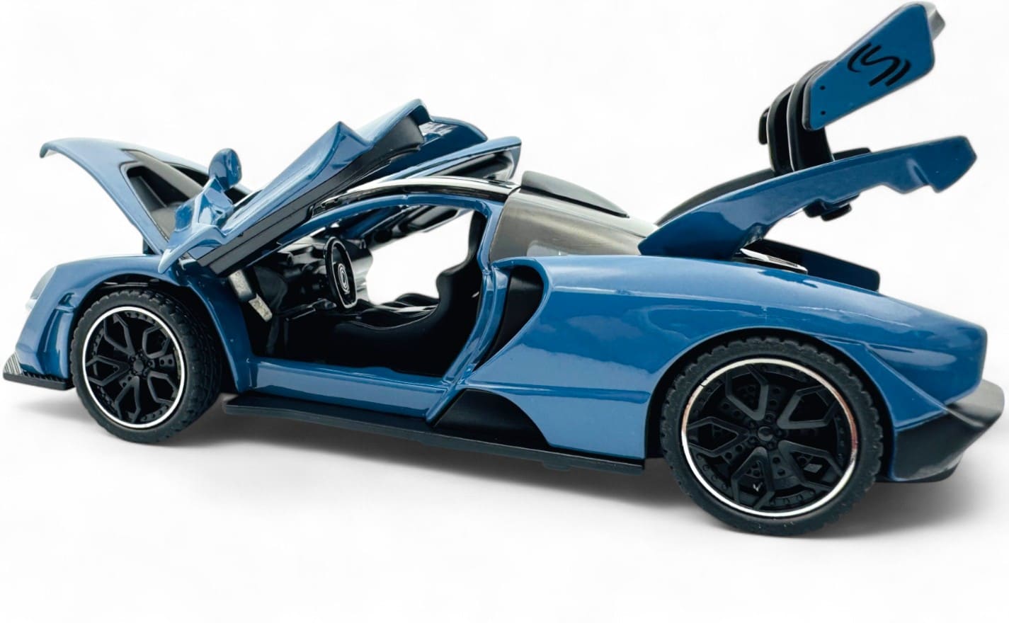 McLaren Senna 1:24 diecast scale model car