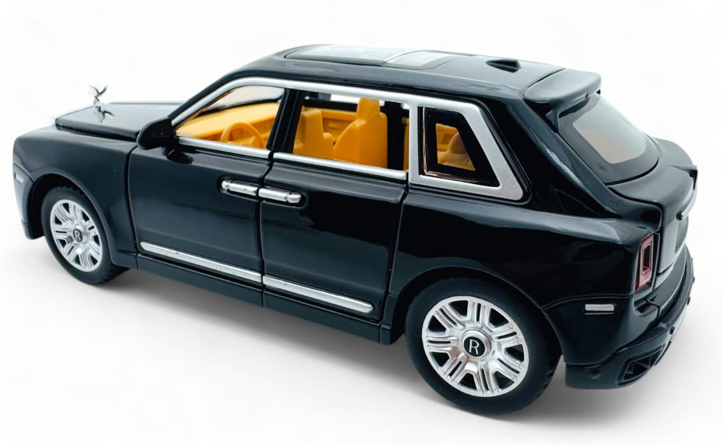 Rolls-Royce Cullinan 1:24 Dealer Edition diecast scale model collectible