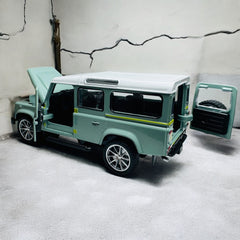 Classic Land Rover Defender 110 1:24 diecast Scale Model Car