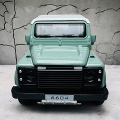 Classic Land Rover Defender 110 1:24 diecast Scale Model Car