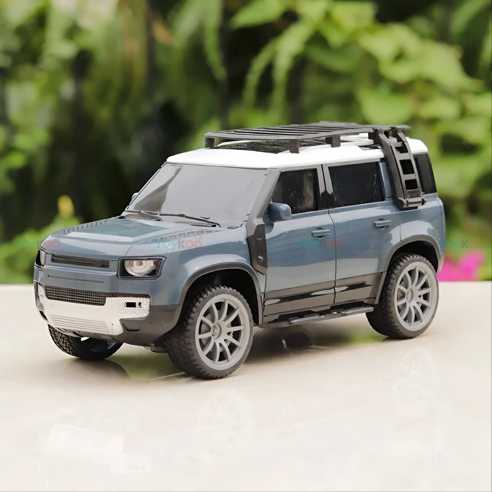 Remote Controlled Resembling Land Rover Defender Car | 1:16 Scale