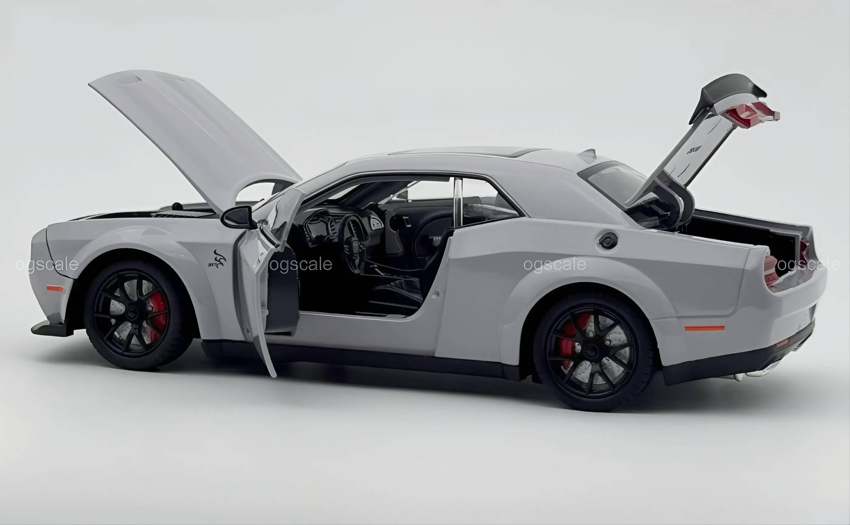 Dodge Challenger SRT Hellcat 1:24 diecast scale model car