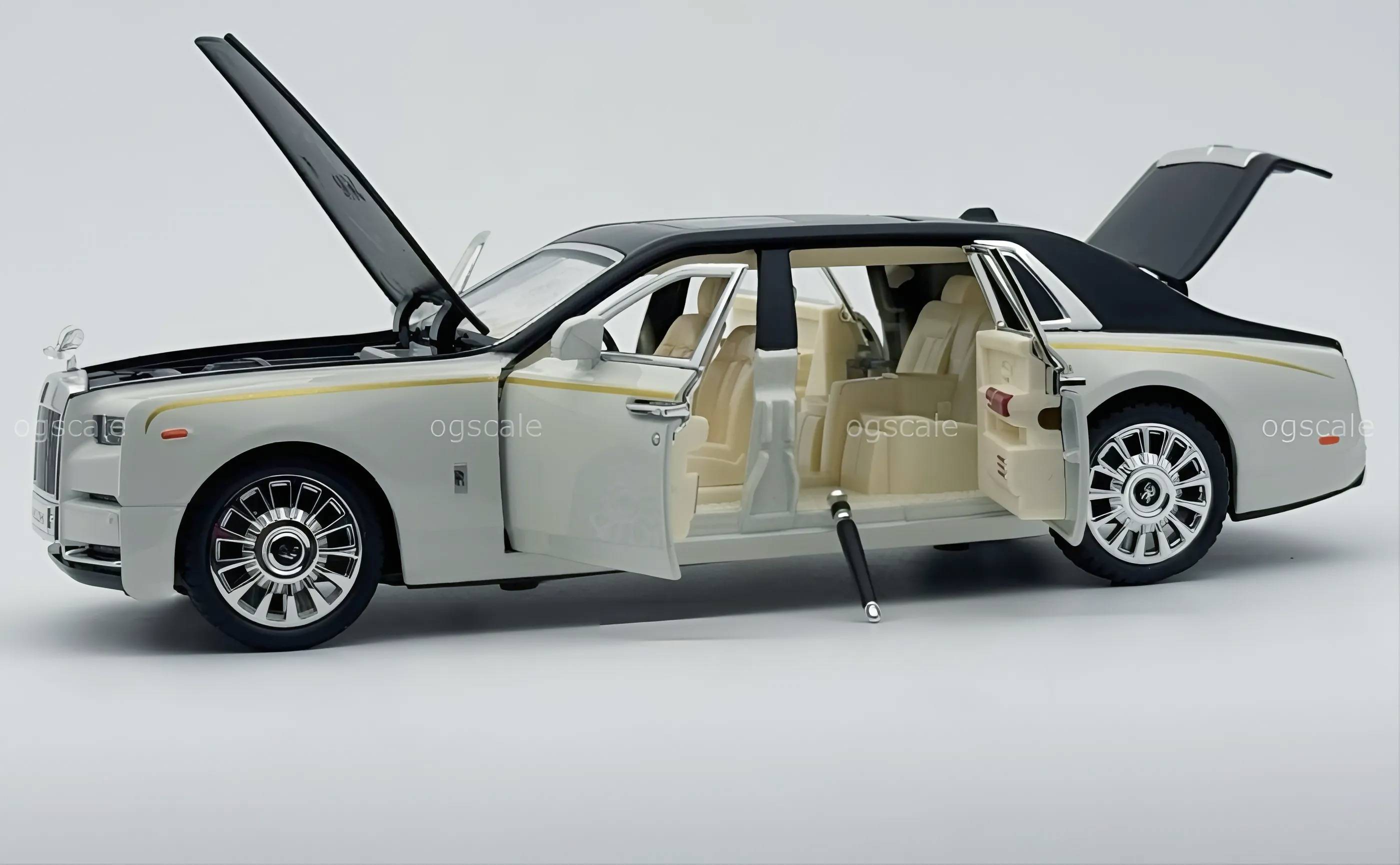 Rolls Royce Phantom 1:24 diecast scale model car collectible | Assorted Color