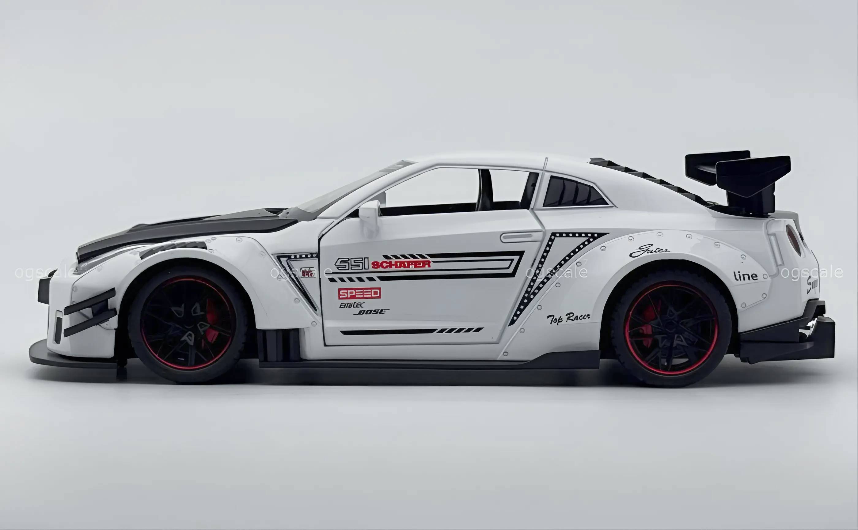 Nissan GTR 1:24 diecast scale model car collectible