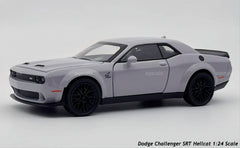 Dodge Challenger SRT Hellcat 1:24 diecast scale model car