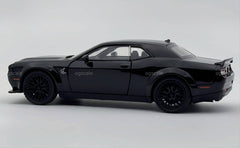Dodge Challenger SRT Hellcat 1:24 diecast scale model car