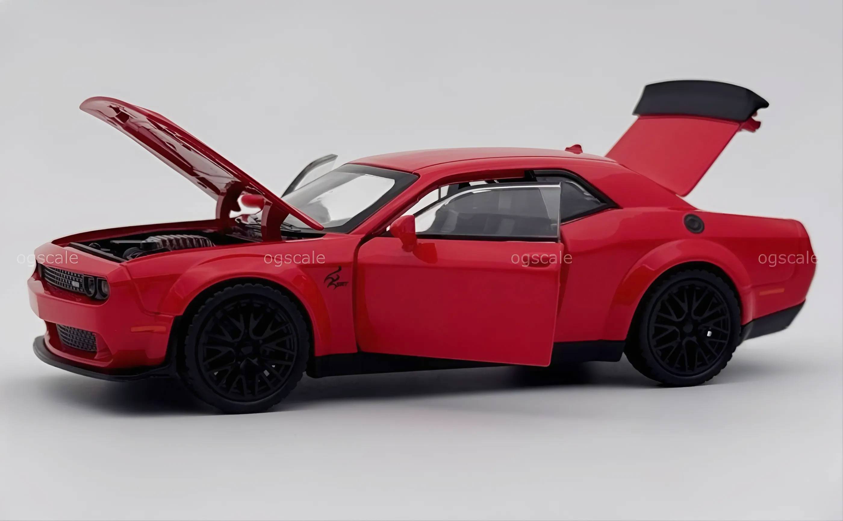 Dodge Challenger SRT Hellcat 1:24 diecast scale model car