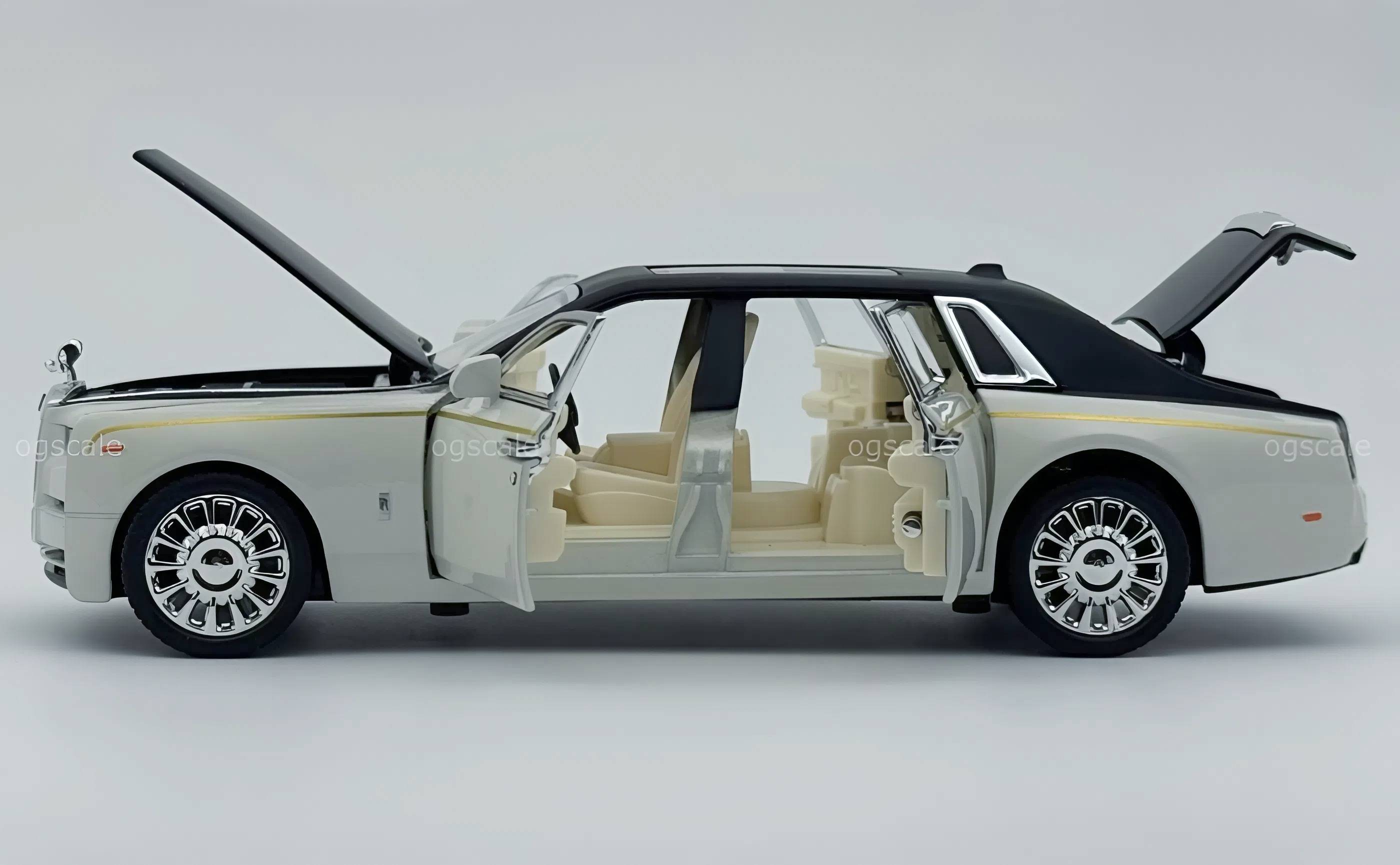 Rolls Royce Phantom 1:24 diecast scale model car collectible | Assorted Color