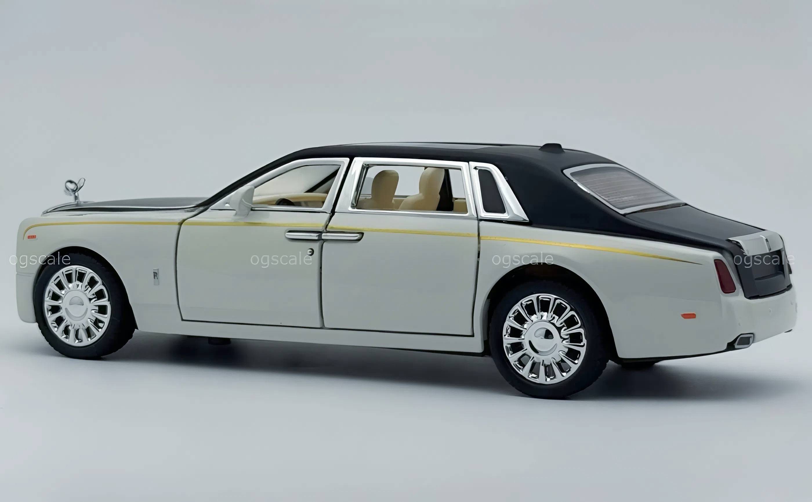 Rolls Royce Phantom 1:24 diecast scale model car collectible | Assorted Color